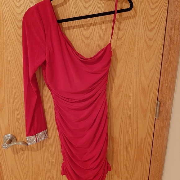 Studio City One-Shoulder Jewel Cuff Red Dress Size Large - Picture 15 of 15